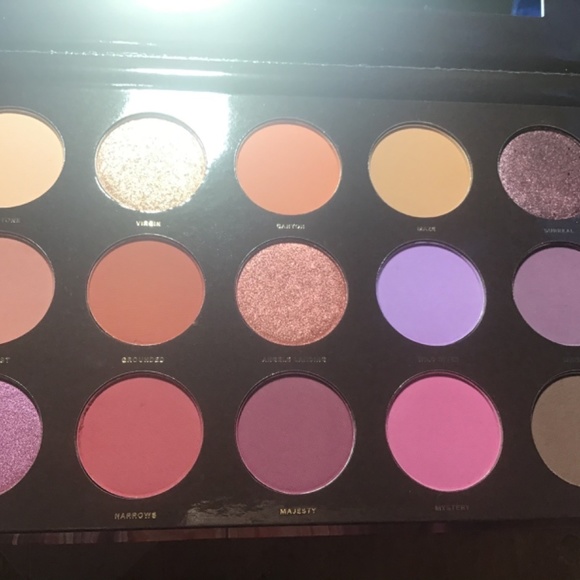 Hipdot Zion eyeshadow pallet bnib - Picture 5 of 8